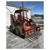Gehl 4400 gas skid loader wind buckets