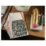 Feifeiya 6 Pack Service Sign & 160 Cupcake Liners