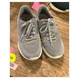 M(8)W9.5) Kizik Lima Sneakers