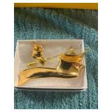Unverified Gold Broche + 2 pin Lot
