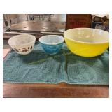 3ct Vintage Pyrex Bowls