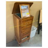 Jewelry chest