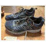 Mens 10.5 New Balance 573 Running Shoes