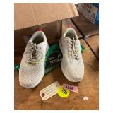 Orthocomfort Size 40/9.5 Sneakers