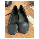 Womens Size 10 Crocs Slip On