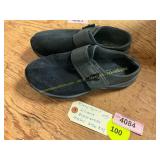 Size 8M Easy Spirit Eliana Suede Mules