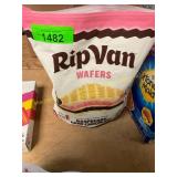 Rip Van cr me filled single wafer snacks