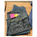 Size 36 Hawke + Co Shorts, L Graphic Adidas T