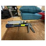 Caulk gun