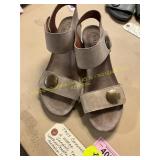 TAOS Size 40/9.5 Carousel 2 Wedge Sandals