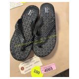 Womens 10M Clarks Gander Wedge Sandals
