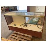 6 ft showcase