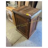 Sewing machine cabinet