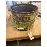 Tracto Oil Can