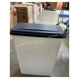 Pet Food Container Unknown Brand & Size
