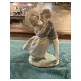 LLADRO PRECIOUS LOVE BOY KISSING GIRL 1985