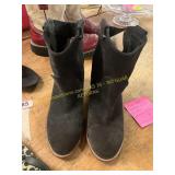 Womens Size 8 Dolce Vita Graham Suede Booties