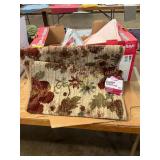 Linens + Accent Rugs