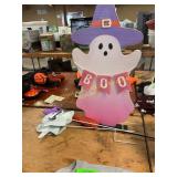 Halloween yard decor