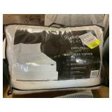 Black beauty mattress topper, queen