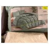 Casual living 3 piece comforter set, queen