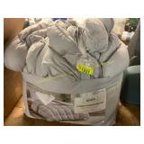 Casual living queen comforter set