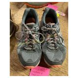Womens Size 9 Asics Gel Running Shoes
