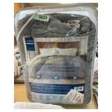 Sutton Palace cooling comforter, Queen Grand