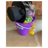 Halloween bucket of,spiders webs,hat,splash toy