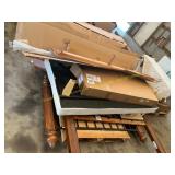 Assorted furniture pieces
