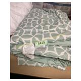 96" x 96" Charisma polyester comforter