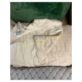 98" x 92" Berkshire Down Alternative Queen Blanket