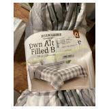 Berkshire 92x98 Down Alternative Blanket, Queen