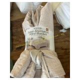 Down alternative filled blanket 98" x 92"