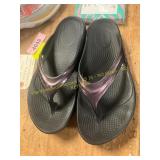 Womens Size 8/39 OOFOS Recovery Sandals