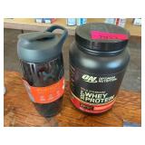 Whey protein 1.5 lbs, shake bottle