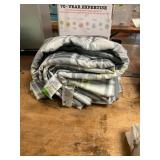 GREY PLAID comforter 98" x 92"