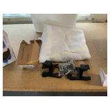 Plain white cloth and non-slip mattress gaskets