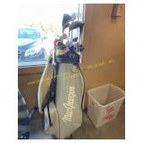 Golf bag with clubs