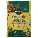 Miracle-Gro Organic Outdoor Potting Mix, 16 qt