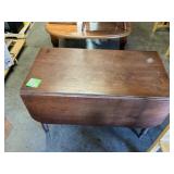 Drop leaf table