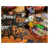 4pct Halloween signs, party gift favors, misc