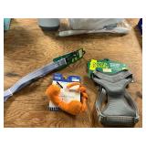M Boots & Barkley harness+leash, retro cat toy