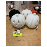 4ct Light up pumpkins