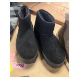 Womens Size 5 Slip On Platform Boots