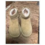 Womens Bear Paws Size 9 Boots