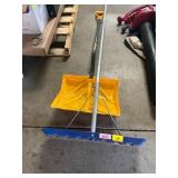 Snow Shovel + Snow Scraper
