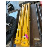 Folding saw horses