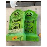 2 ct plastic Halloween decor