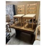 Table + 2ct Chairs